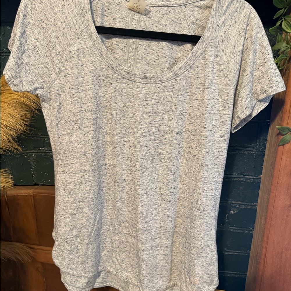CALIA by Carrie Underwood Heathered Gray Short Sleeve Tee